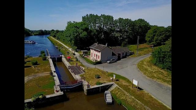 MARA RIVIERE gîte d'étape sur la vélo Francette