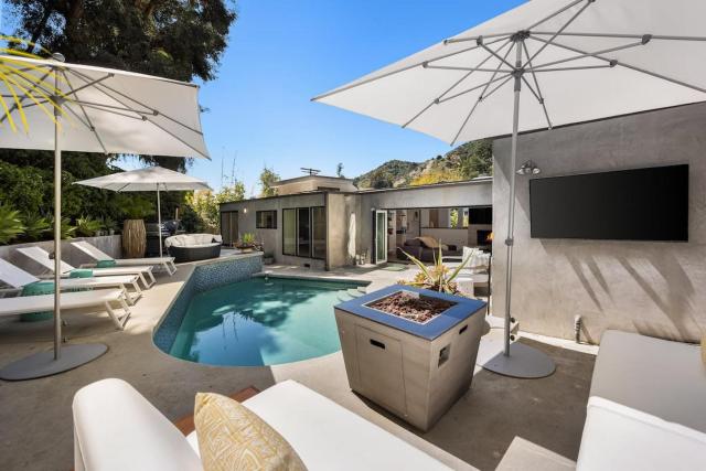 Beverly Hills Canyon Villa by Stay Awhile Villas