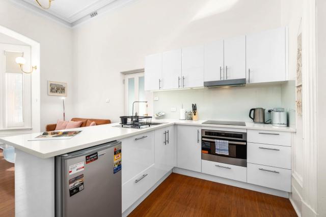 Timeless CBD Sanctuary - 1BR - Heart of Adelaide