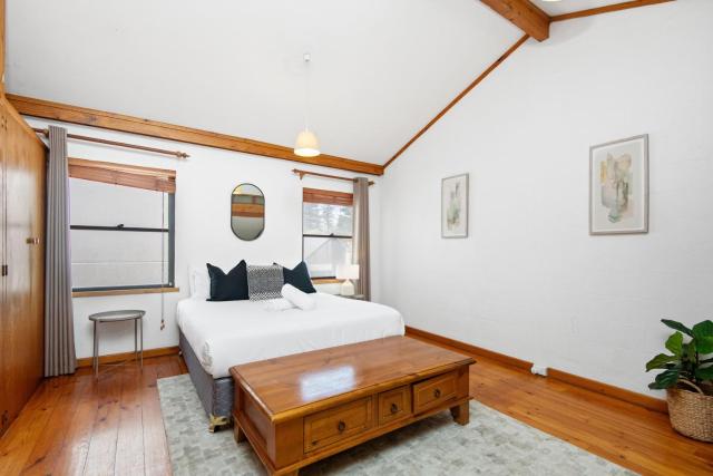 17 Cottesloe - steps from beach - sleeps 2
