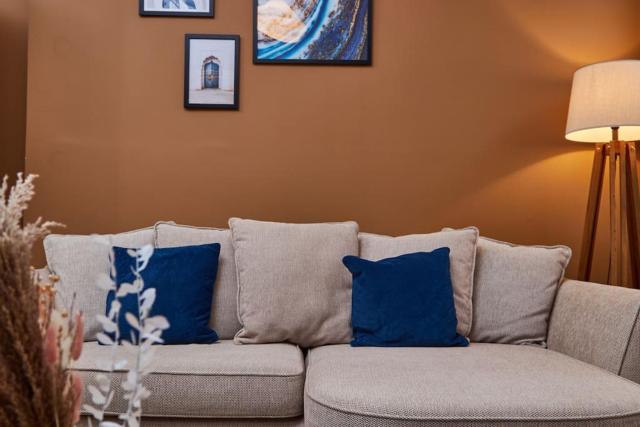 Flat 5 Minutes From The Beach - Street Parking