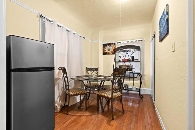 Unique House 6BR 6 Beds 10 PX Parking