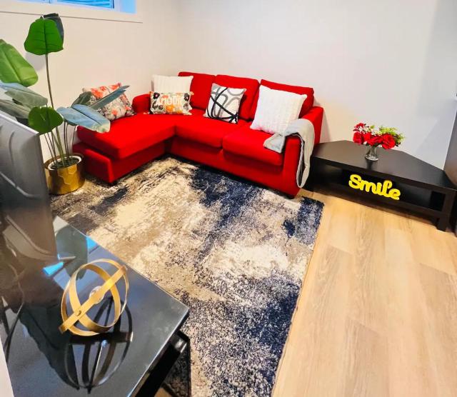 B21 River Valley 2bd Basement Suite