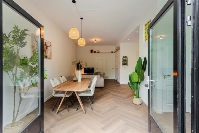 Stylish apartment next to the Amstel River - Unit C