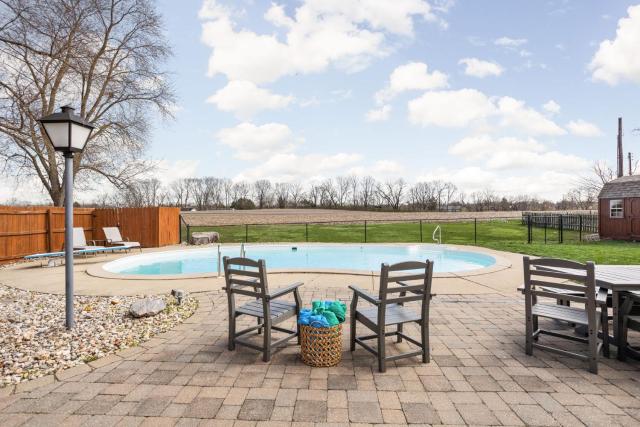 Entertainer's Dream w Pool and Games