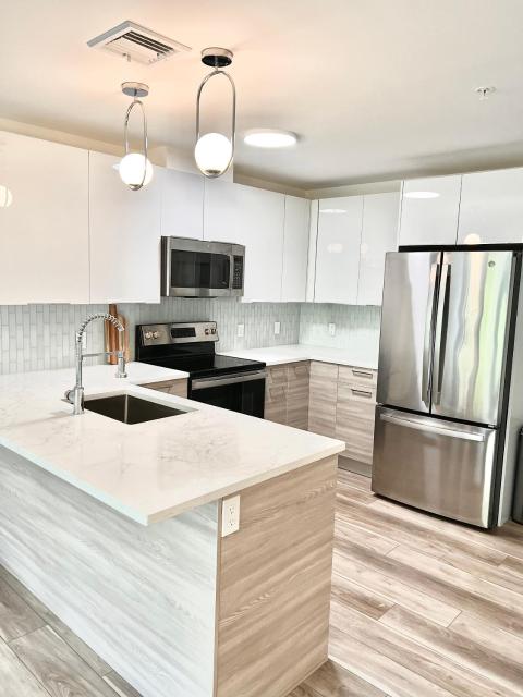 Luxury 2 Bed Apartment in Quincy
