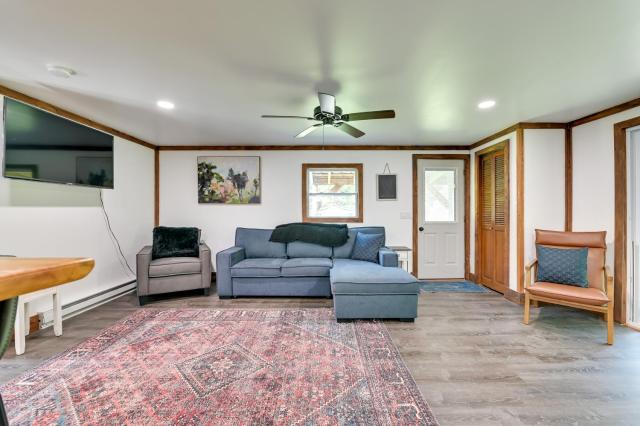 Cozy Catskills Cabin - 12 Mi to Windham Mountain!