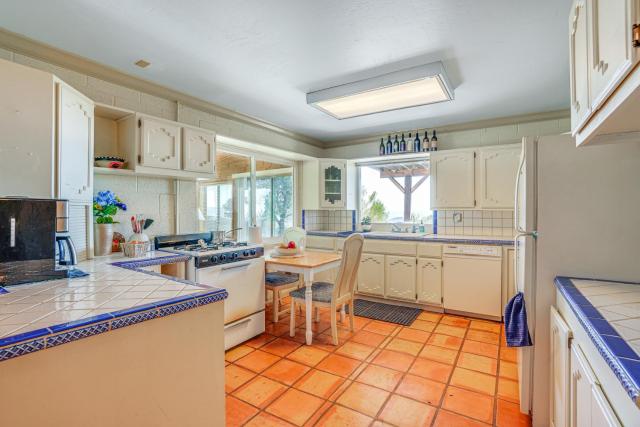 Sunroom + Sauna! Mtn-View Prescott Valley Home