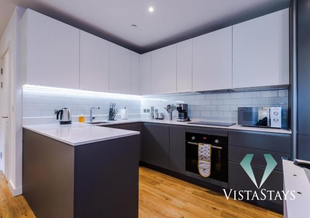 2BDR Apartment By Vista Stays Short Lets & Serviced Accommodation Manchester With Pool Table & Free WiFi