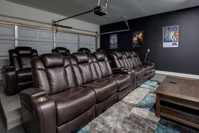 WeHo Nashville Home, Geodis Park, Private Movie Theater! 10min to Broadway! Sleeps 10!