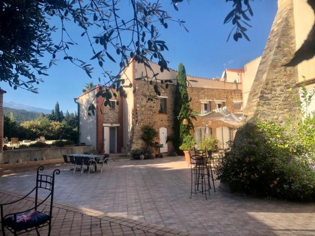 "MAS TRAMONTANE" Maison et Chambres d'hôtes avec vue sur le massif d'El Canigó
