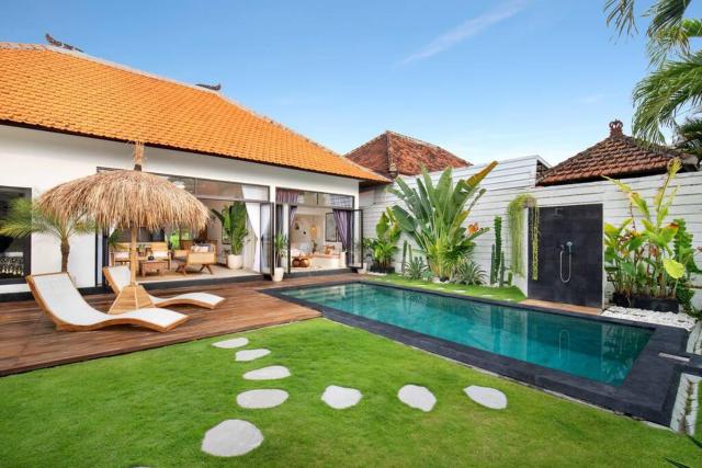 3 Bedrooms Luxury Umalas with private pool