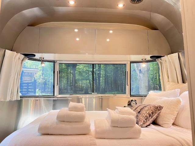 Glamping Guesthouse - Airstream Experience
