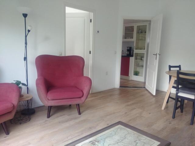 Ruim en huiselijk appartement met eigen tuin, compleet uitgerust, dichtbij natuur
