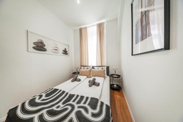 Nice Central City Room