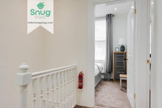 Fairfield house - 4 bedroom, 8 beds, free Wi-Fi, free parking