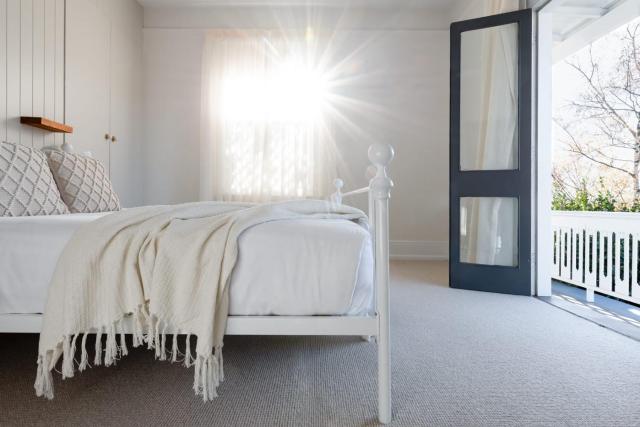 Timeless Elegance with City Views Wi-Fi & Parking