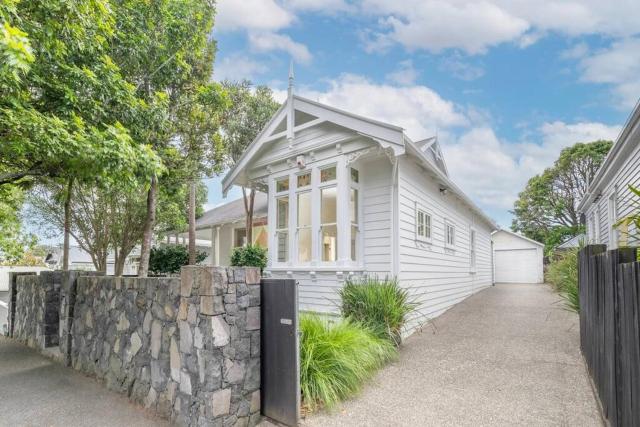 4 Bed Villa in Mount Eden