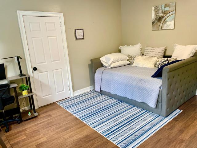 3 Bedroom Large Backyard