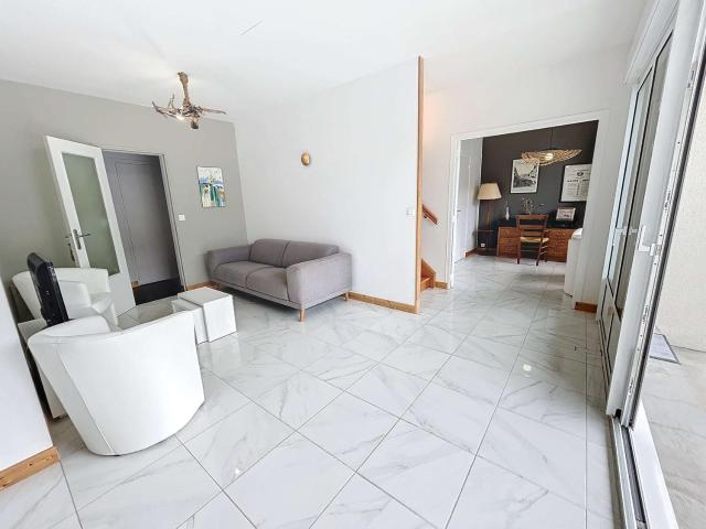 Maison calme, proche plage et commerces à Jullouville, jardin clos, 3 chambres, idéale vacances - FR-1-361-381