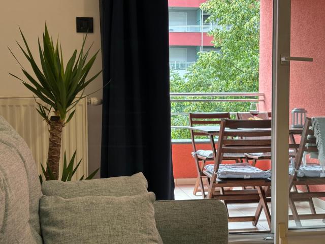 Terrace Bliss Apartment with free garage