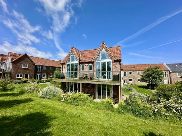 Oyster Cottage - Part of the The Bay Filey Holiday Village with pool, gym and direct beach access, pub, restaurant, tennis and meadows walks