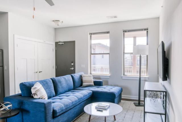 CozySuites Music Row Modern 1BR in Nashville! 02