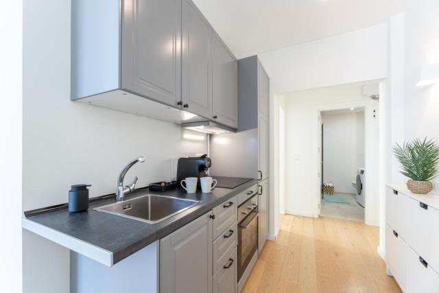 Stylish 2BD Apt in the Centre 10 minutes away from the Beach