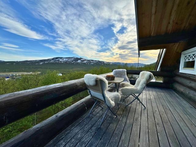 Unique Arctic Timber Cabin