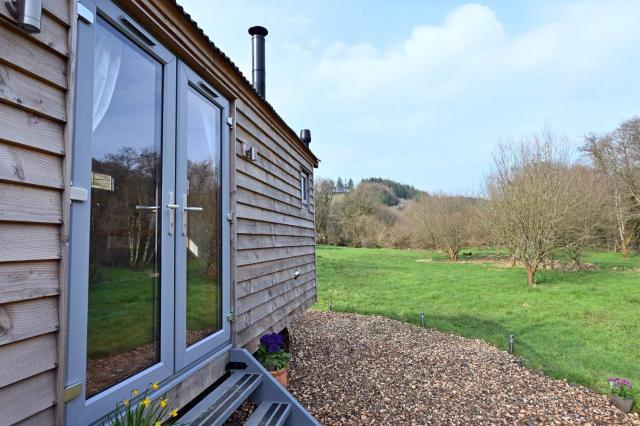 Meidrim Meadows luxury shepherd's hut