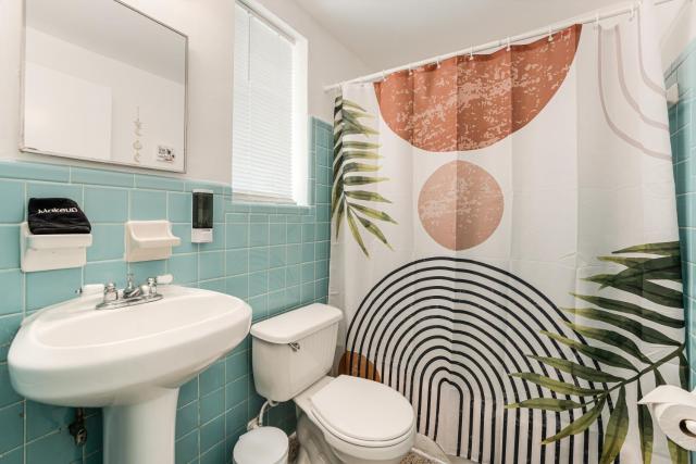 Vibrant Little Havana Apt with Parking