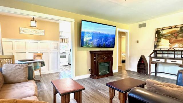 McKenzie River Mountain Resort
