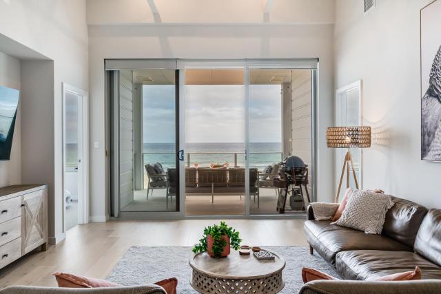 The Esplanade - Luxuriously Styled New 3 Bed Apt