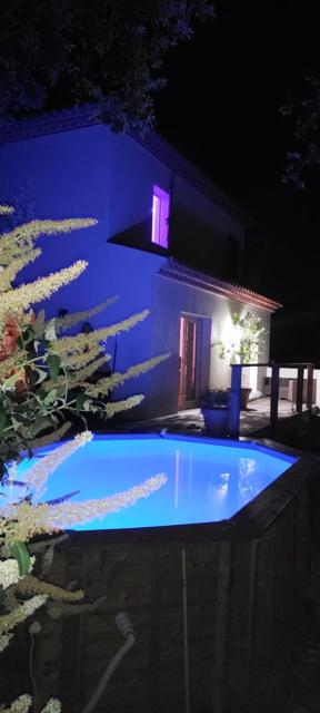 Villa Garrigue - piscine, parking, maison entière