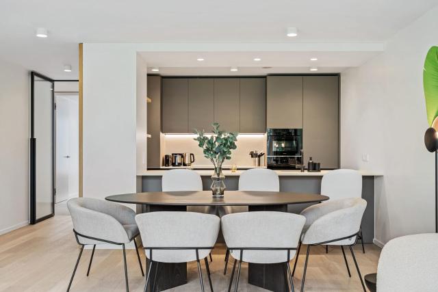 Spacious 6th-Floor Gem: Modernity Meets Comfort