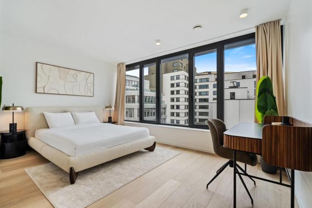 Upscale Urban Apartment Style & Comfort for Six