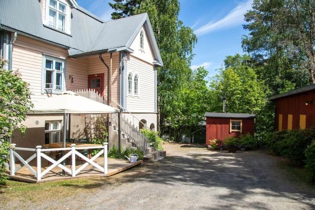 Asunto kauniissa puutalossa, P-paikka