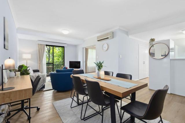 Exclusive Northbridge Apt w Wi-Fi Pool
