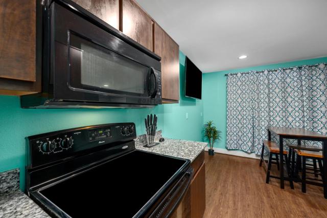 Central 1BR with Free Parking Near Med Center & NRG Stadium