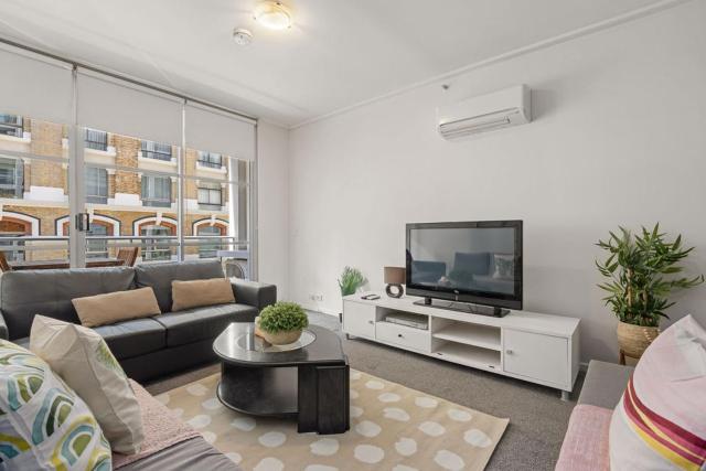 A Cozy Studio for 6 Next to Darling Harbour