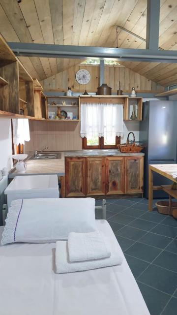 Bujtina Peshtan Guesthouse&Camping