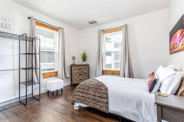 Historic Loft 2mi to Broadway On-Site Speakeasy