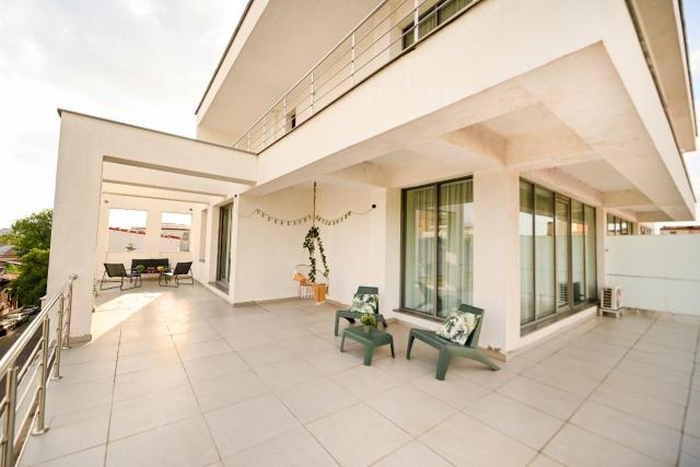 Urban Paradise - Modern Central Accommodation