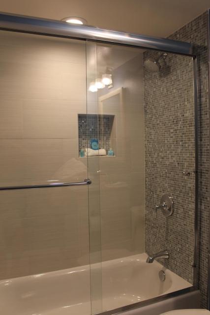 MAGICAL Xcape, POOLS-SPA, WALK 2 DISNEY, CENTRAL AC-HEAT, FULLY EQUIPPED, 2 FREE PARKING SPACES, OWNER MGMT