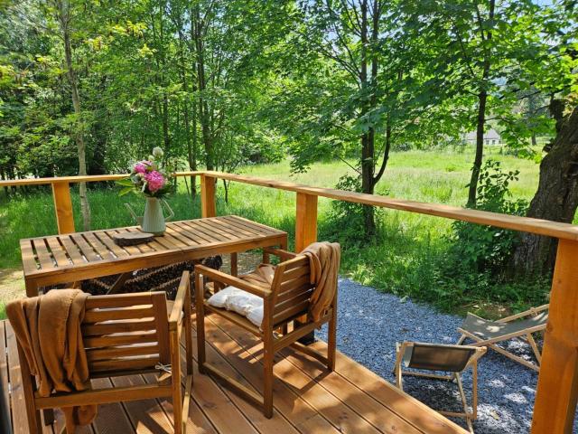 Glamping & Farm Zlaté Podlesí - Slamáček v sadu