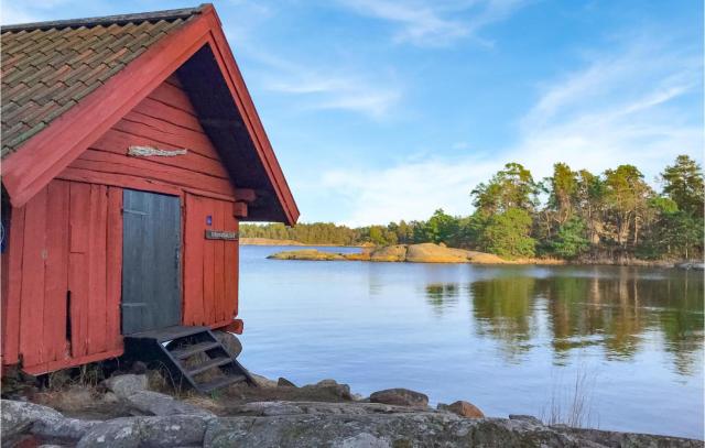 Two-Bedroom Holiday Home In Ingaro