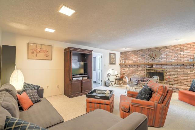 Cozy Ground Floor - Pet Friendly - Work Space
