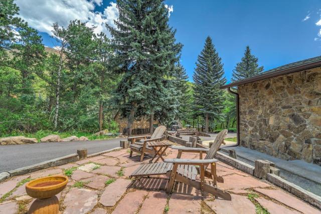 Upper Stone Lodge - Hot Tub & Game Room - Upper Unit