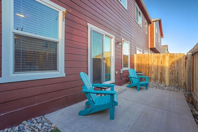 Painted Sky Corporate Oasis-Mountain View-King Bed