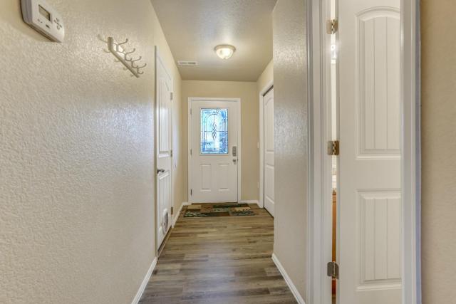 Painted Sky Corporate Oasis-Mountain View-King Bed